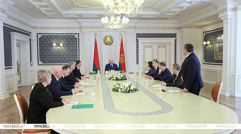 Президент Беларуси обозначил приоритеты для аграриев